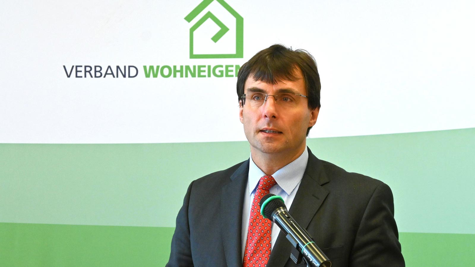 Minister Dr. Marcus Optendrenk bei der Landesversammlung des Verband Wohneigentum NRW e.V.