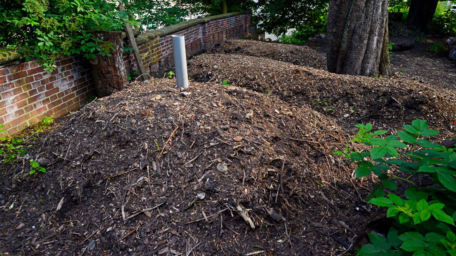 Kompostmiete im Garten