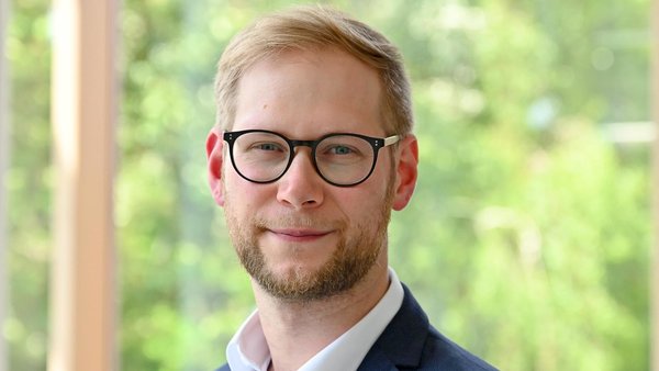 Portrait von Politikreferent Jan Koch