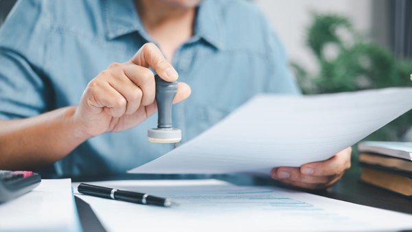 Es wird eine Baugenehmigung nachträglich eingeholt.